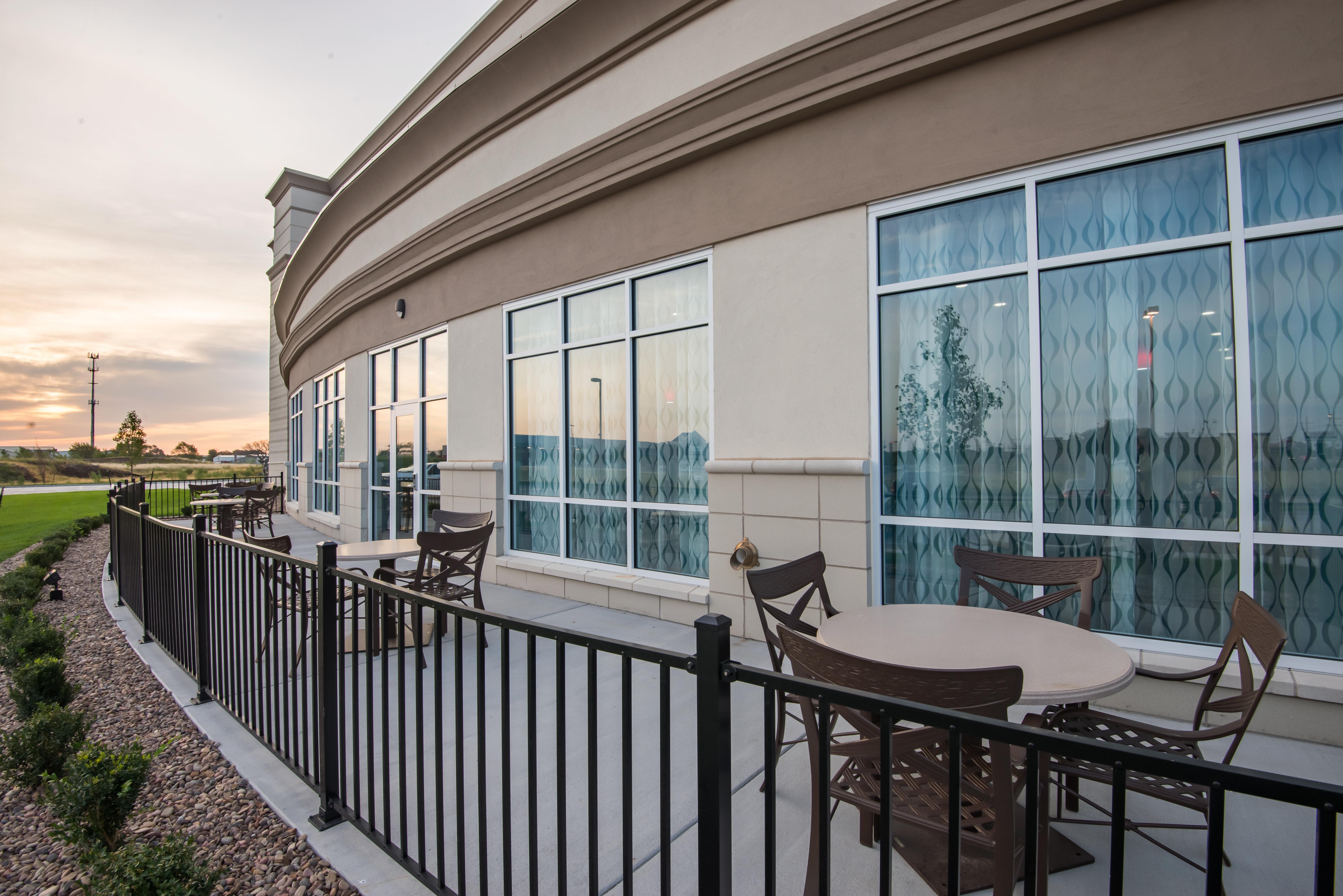 Holiday Inn Salina By Ihg Ngoại thất bức ảnh