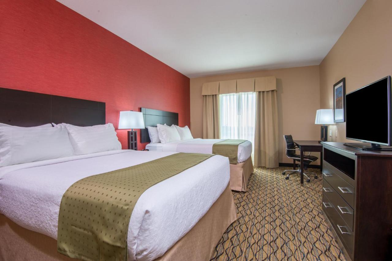 Holiday Inn Salina By Ihg Ngoại thất bức ảnh
