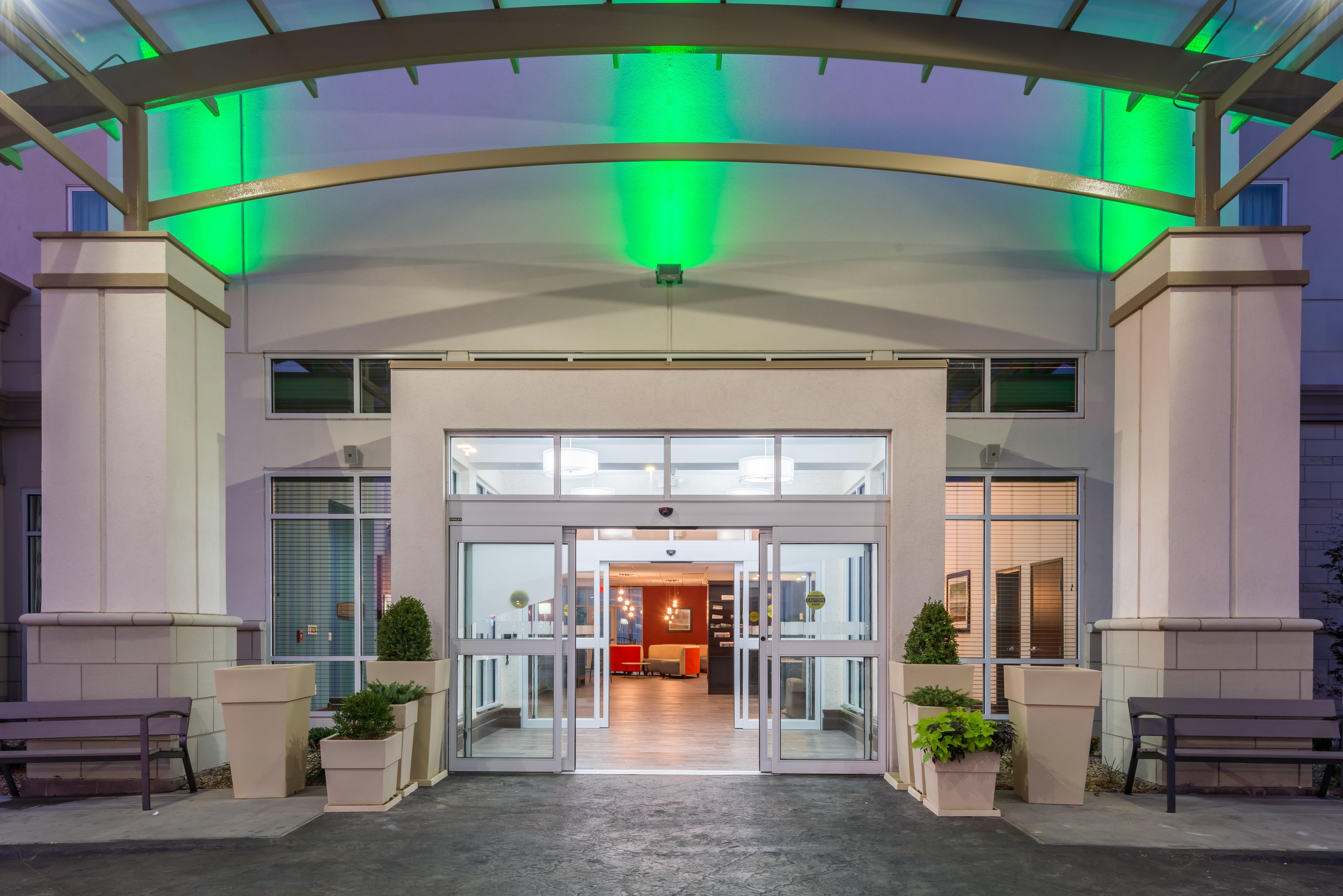 Holiday Inn Salina By Ihg Ngoại thất bức ảnh