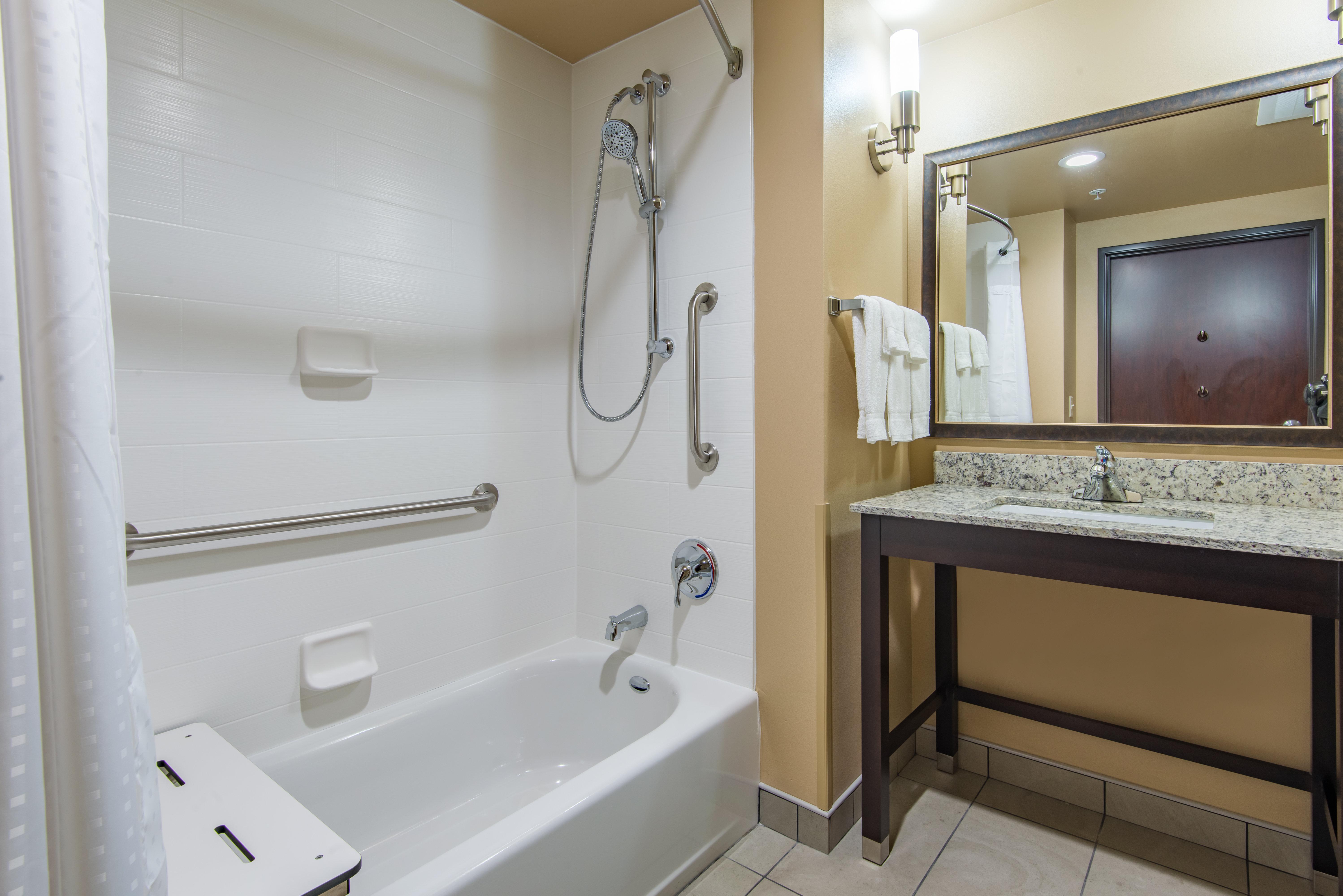 Holiday Inn Salina By Ihg Ngoại thất bức ảnh